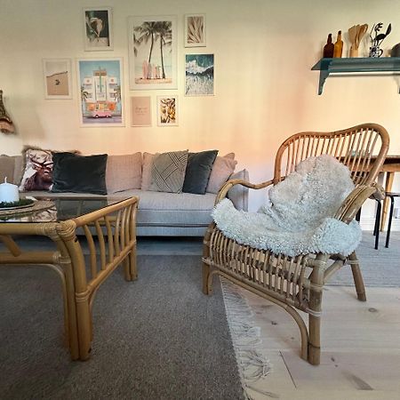 Charmigt Boende Med Perfekt Laege I Gamla Stan ファルケンベリ エクステリア 写真